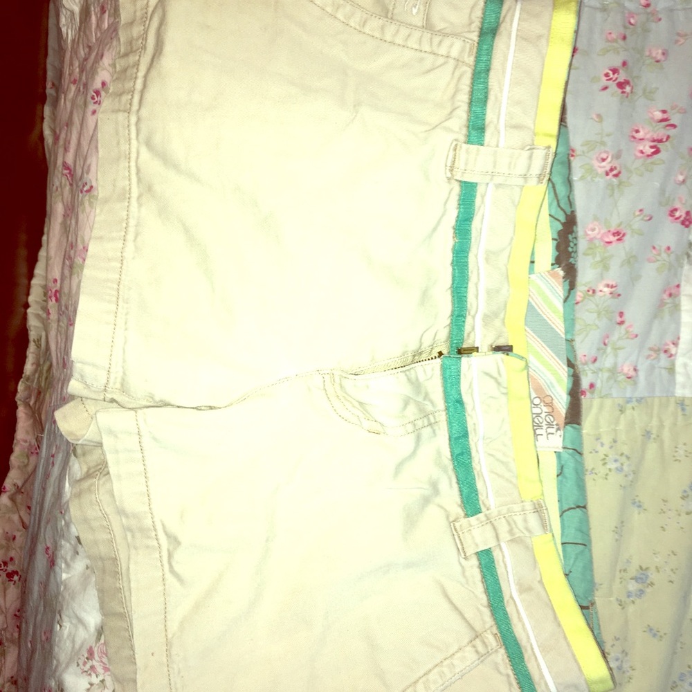 Kaki shorts